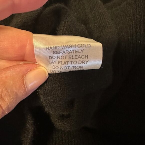 Quince Black Cashmere Sweater - Picture 5 of 5